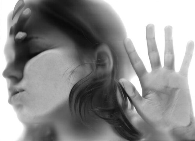 قصيدة إلى امرأة مضطربة