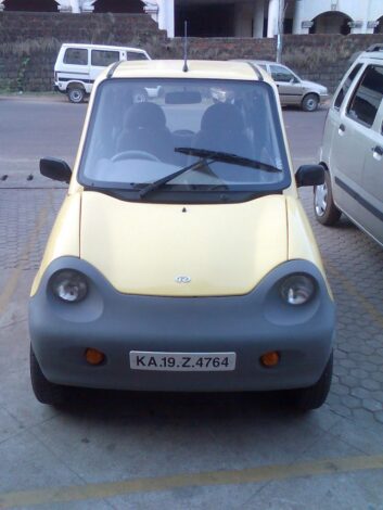 REVA سيارة كهربائية scaled - السيارات الكهربائية بوجه عام