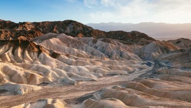 أحجار الإبحار في وادي الموت