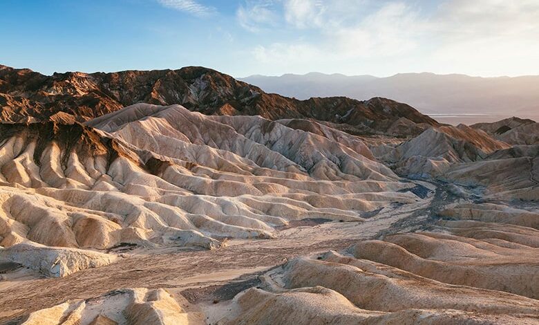 أحجار الإبحار في وادي الموت